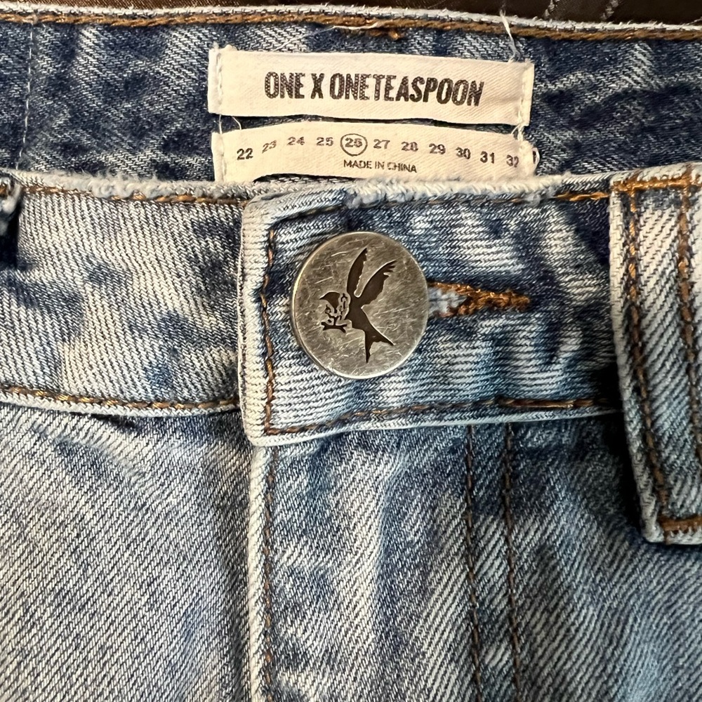 One Teaspoon Light Blue Distressed Denim Mini Skirt Women’s size 26/ Small - Picture 6 of 12